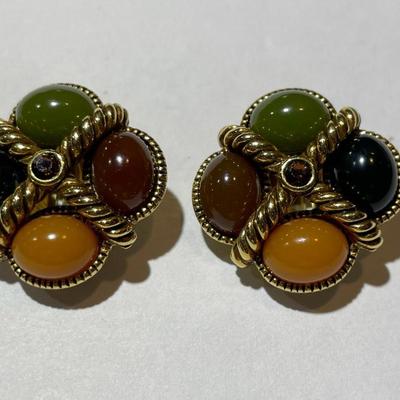 Vintage Designer Joan Rivers Clip-on Earrings in VG Preowned Condition.