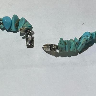 Vintage Mid-Century Turquoise Necklace w/Pendant 18" Long in Good Preowned Condition.
