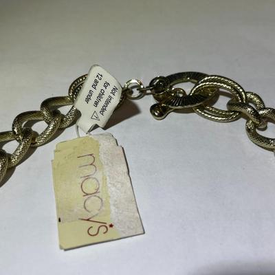 Vintage Macy's Gold-tone Fashion Necklace 22" Adjustable in Very Good New Never Worn Condition.