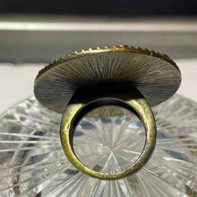 Vintage Fashion Green Stone Ring Size 6 New Never Worn Condition as Pictured.