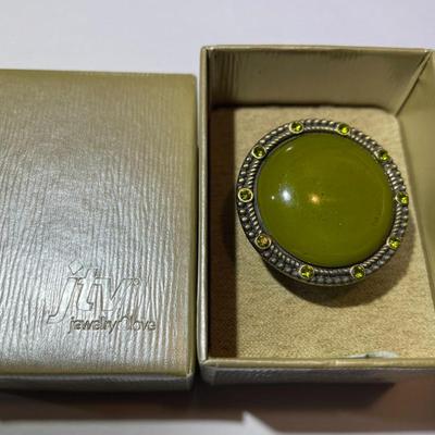Vintage Fashion Green Stone Ring Size 6 New Never Worn Condition as Pictured.