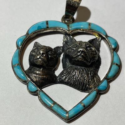 Vintage Sterling Silver Inlaid Turquoise Cat & Dog Heart Pendant in VG Preowned Condition.