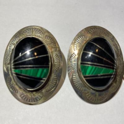 Vintage Southwest Sterling Silver Malachite & Onyx Inlaid Post/Stud Earrings in VG Preowned Condition.