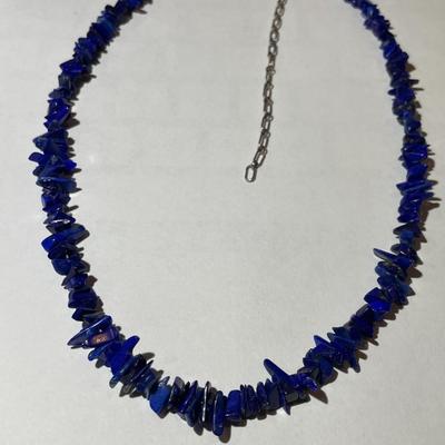 Designer Sterling Silver Lapis Chip Bead 18-20" Adjustable Necklace in VG Preowned Condition.