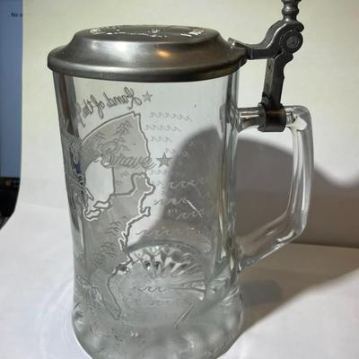 Vintage America the Beautiful Etched Glass Beer Mug/Stein in VG Preowned Condition.