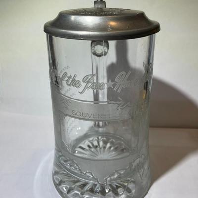 Vintage America the Beautiful Etched Glass Beer Mug/Stein in VG Preowned Condition.