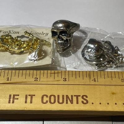 Vintage Motorcycle Fashion Jewelry Pin, Keychain, & Skull Ring Size 13.25 in Good Preowned Condition.
