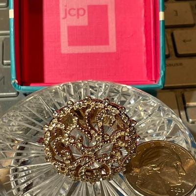 Vintage Never Worn Fashion Rhinestone Ring Size-6.75 in Very Good Condition.