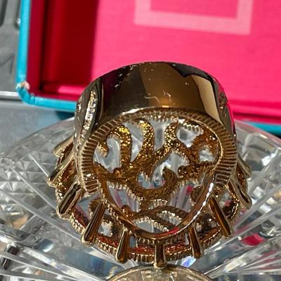 Vintage Never Worn Fashion Rhinestone Ring Size-6.75 in Very Good Condition.