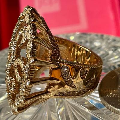 Vintage Never Worn Fashion Rhinestone Ring Size-6.75 in Very Good Condition.
