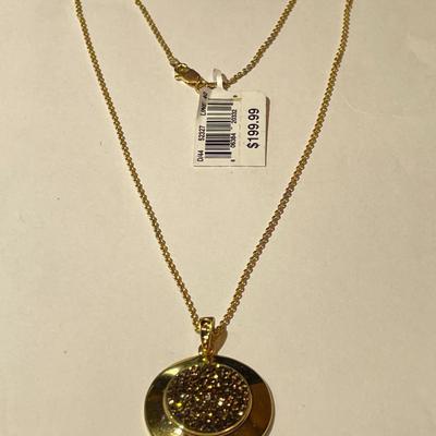 Vintage Never Worn Condition 18K Gold /Bronze Swarovski Crystal Pendant on a 18" Chain.