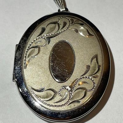 Vintage Large Baromod Sterling Silver .925 Locket/Pendant Preowned in Very Good Condition.