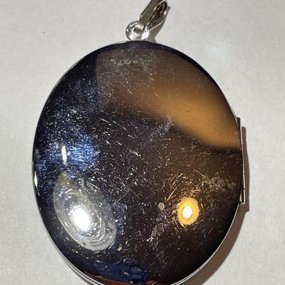 Vintage Large Baromod Sterling Silver .925 Locket/Pendant Preowned in Very Good Condition.