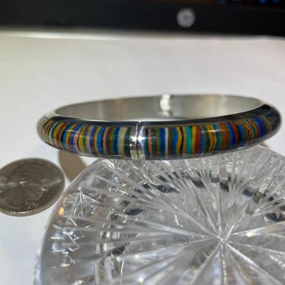 New Never Used Jay King (DTR) Mine Finds Rainbow Calsilica Hinged Sterling Silver Bangle Bracelet (Jewelry #11).