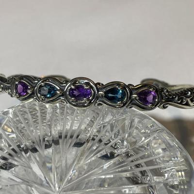 New Never Used CAROLYN POLLACK 925 Sterling Silver Amethyst Color & Blue Stone Swirl Cuff Bracelet Standard Size. (Jewelry #9).