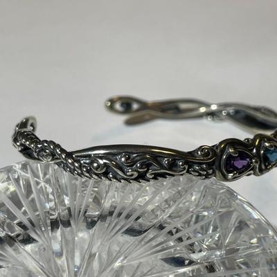 New Never Used CAROLYN POLLACK 925 Sterling Silver Amethyst Color & Blue Stone Swirl Cuff Bracelet Standard Size. (Jewelry #9).