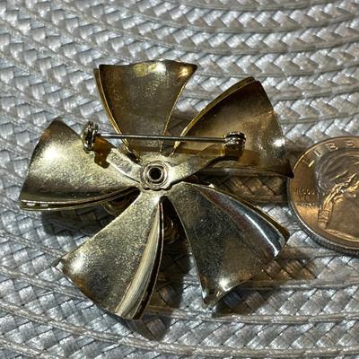 Vintage Gold-tone Amethyst Crystal/Rhinestone Fashion Pin/Brooch in Good Preowned Condition.