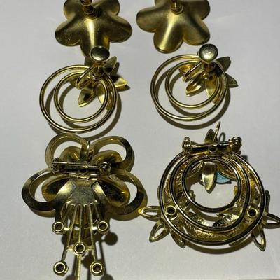 Vintage Mid-Century Gold-toned Lot of 2-Earring Sets & 2-Pins in Good Preowned Condition.