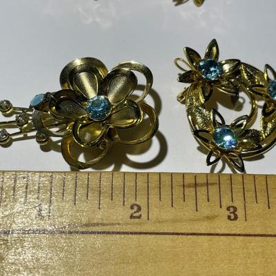 Vintage Mid-Century Gold-toned Lot of 2-Earring Sets & 2-Pins in Good Preowned Condition.