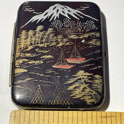 Vintage Japanese Mt Fuji Maki-e Lacquer Pre-Filter Cigarette Case in Good Preowned Condition.