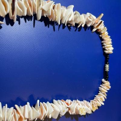 Vintage Pink Angel Skin Coral Fragment 20" Necklace in Good Preowned Condition.
