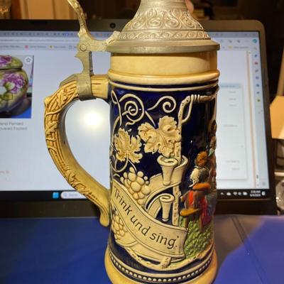 VINTAGE MARZ REMY BEER STEIN WITH LID #2863 FAMILY GATHERING 9" TALL IN GOOD PREOWNED CONDITION.