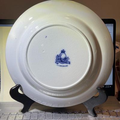 Vintage "Brown, Westhead, & Moore" Cauldron England Dinner Plate Byzantium Pattern 10.25" Diameter in Good Condition.