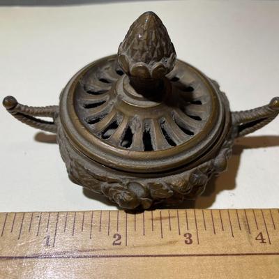 Antique Bronze/Brass Heavy Incense Burner 3.25" x 4.5" x 2.5" tall Preowned from an Estate as Pictured. No Base Markings.
