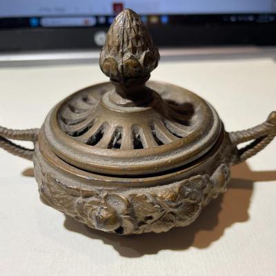 Antique Bronze/Brass Heavy Incense Burner 3.25" x 4.5" x 2.5" tall Preowned from an Estate as Pictured. No Base Markings.