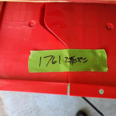 2 Totes Christmas Decorations , Ornaments, wreaths 7 More