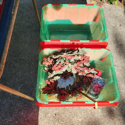 2 Totes Christmas Decorations , Ornaments, wreaths 7 More