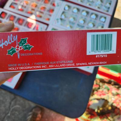 2 Totes Christmas Decorations , Ornaments, wreaths 7 More