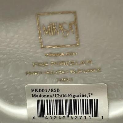 Mikasa Porcelain Madonna and Child Figurine #FK001-950 7" Tall in Good Preowned Condition.