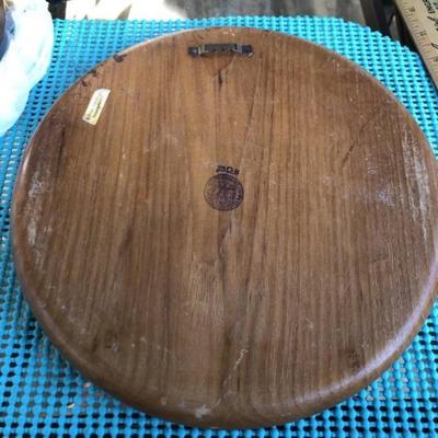 Vintage Echtes Teakholz Handgeformt Hand Painted Wooden Plaque 10" Diameter from an Estate.