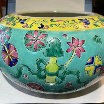 Antique Early Famille Rose Fish Bowl 11" Diameter & 6" Tall in VG Preowned Condition from an Estate.