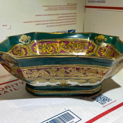 Andrea by Sadek Very Heavy Asian Style 6" x 8.5" Rectangle Serving Bowl in VG Preowned Condition.