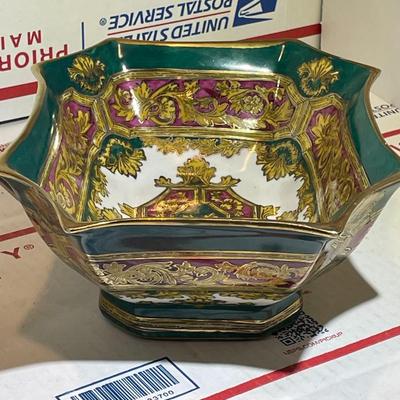 Andrea by Sadek Very Heavy Asian Style 6" x 8.5" Rectangle Serving Bowl in VG Preowned Condition.