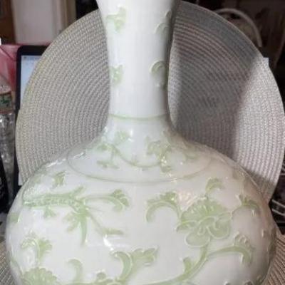 Vintage Chinese Qianlong Blue Under Glazed Mark Celadon Green & White 12" Dragon Lotus Vase in VG Preowned Condition.