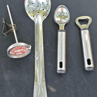 Mixed Lot of Utensils
