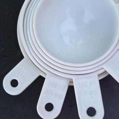 Measuring Cups, Spoons and Spaghetti Amount