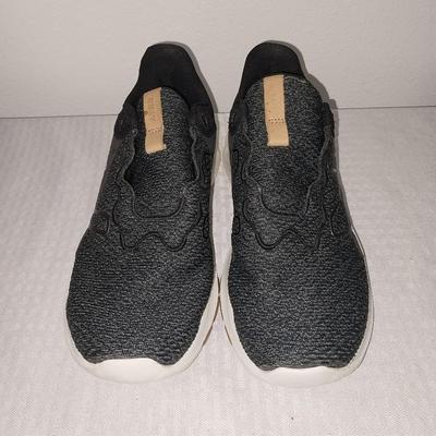TWO MENS PAIR SHOES SIZE 9