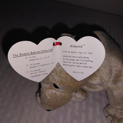 TRACKER-CONGO-ALMOND BEANIE BABIES