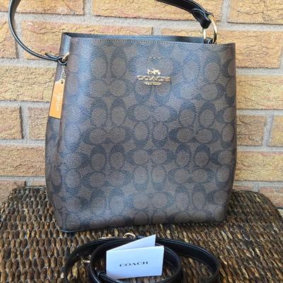 COACH New York Signature Bag with Gold Tag