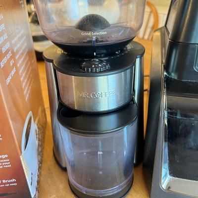 Ninja Blender CT680, Mr. Coffee Grinder, Betty Crocker Pizza Maker