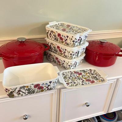 Grace Pantry Casserole Porcelain Dishes w Lids, Lodge Enameled Cast Iron Dutch Ovens