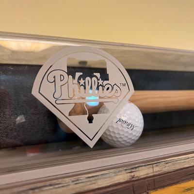Mike Schmidt Signed Phillies Bat in Case