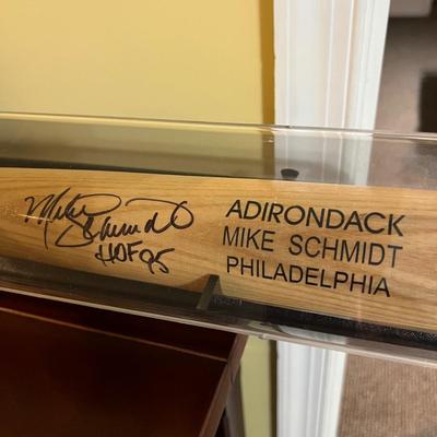 Mike Schmidt Signed Phillies Bat in Case