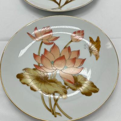 Pair of Asian hanging plates-local pickup and shipping available