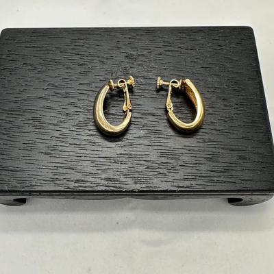 Vintage Gold Tone Clip On Earrings Marked Pat. No. 3,176,475 Screwback