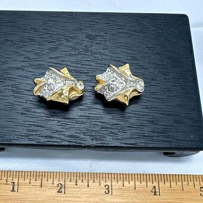 Vintage Gold Plated ribbed Leaf with Clear Crystal Rhinestone Clip Earrings